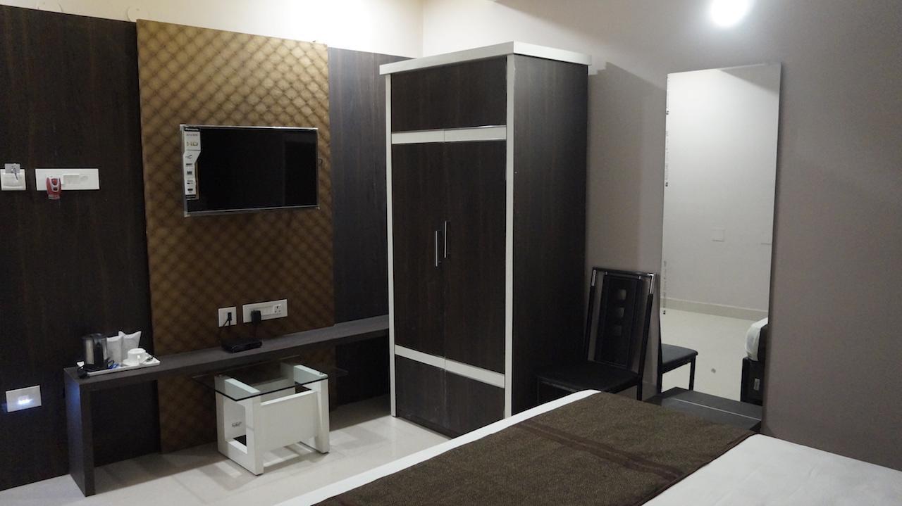 Hotel Golden Tulip Jalpaiguri Bagian luar foto