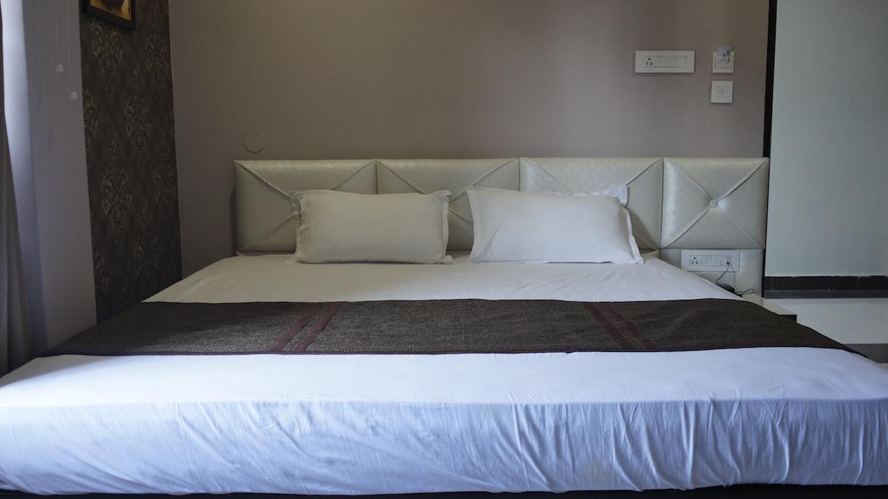 Hotel Golden Tulip Jalpaiguri Bagian luar foto